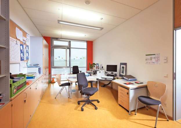 Workplaces according to need.